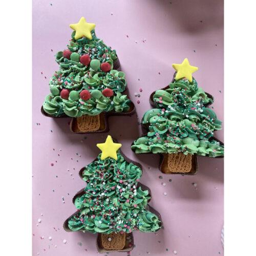 instore demo Christmas tree cake